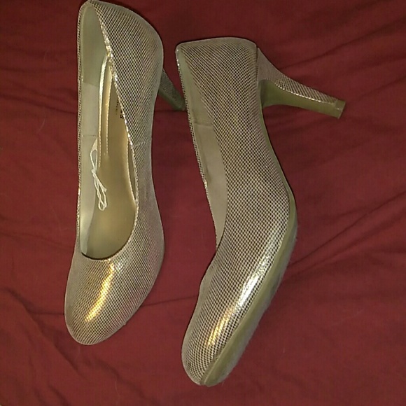 Heels - Picture 3 of 4